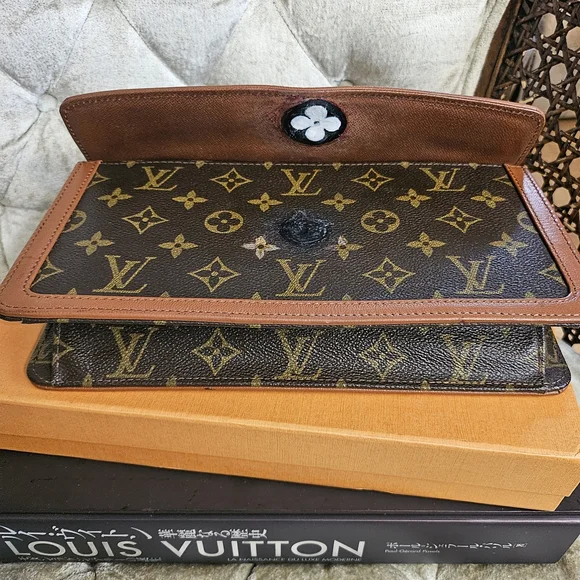 Louis Vuitton Cognac and Dark Brown Wallet - Picture 9 of 16